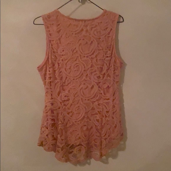 Pink lace blouse - Picture 2 of 3